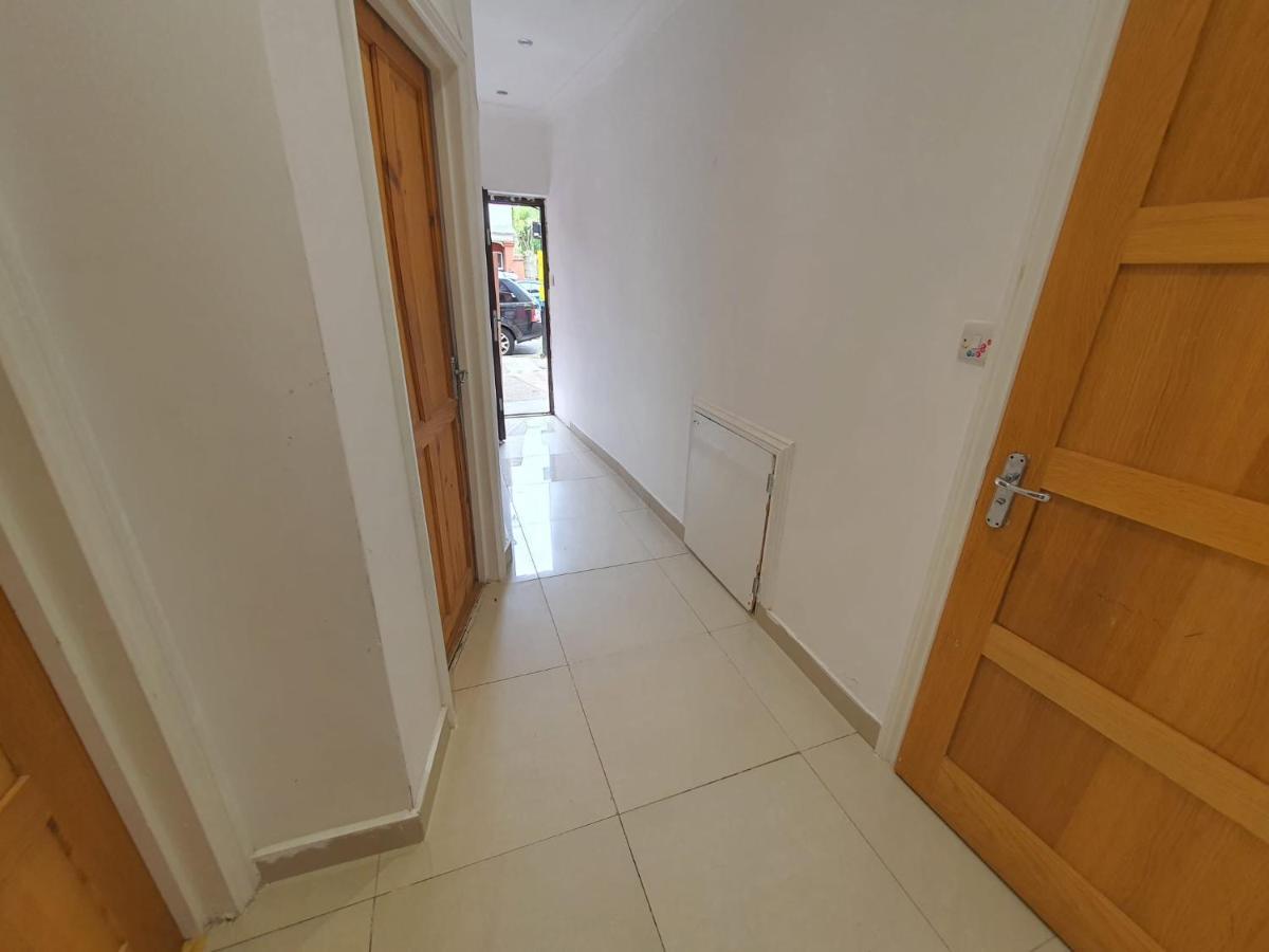 Private Room- Direct Travel Central/ Heathrow 런던 외부 사진