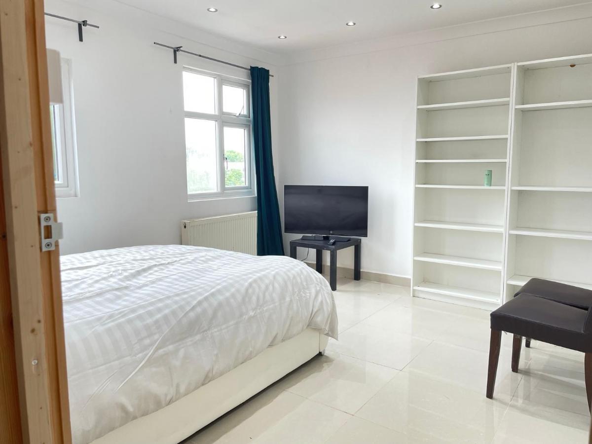 Private Room- Direct Travel Central/ Heathrow 런던 외부 사진