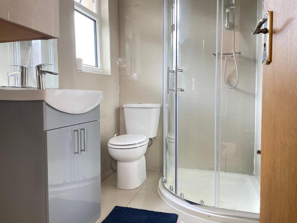 Private Room- Direct Travel Central/ Heathrow 런던 외부 사진