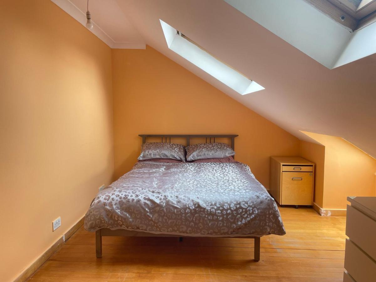 Private Room- Direct Travel Central/ Heathrow 런던 외부 사진