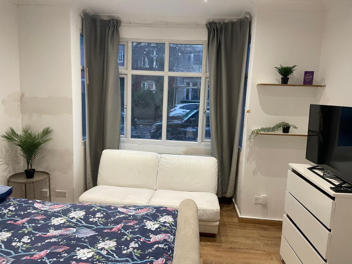 Private Room- Direct Travel Central/ Heathrow 런던 외부 사진