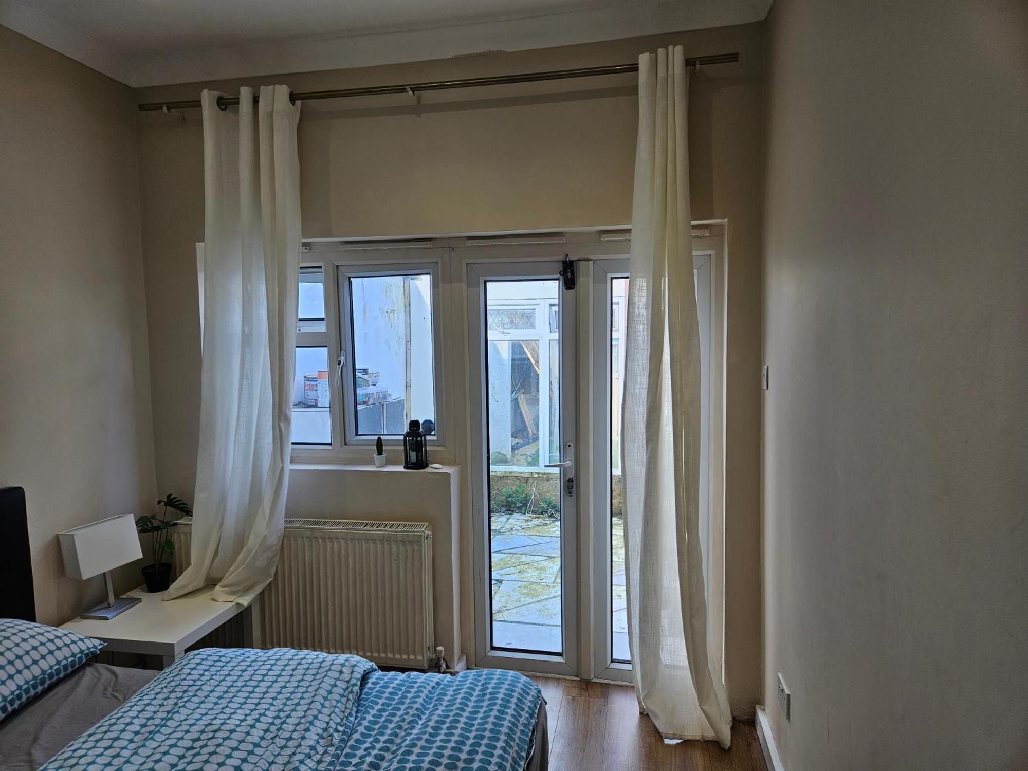 Private Room- Direct Travel Central/ Heathrow 런던 외부 사진